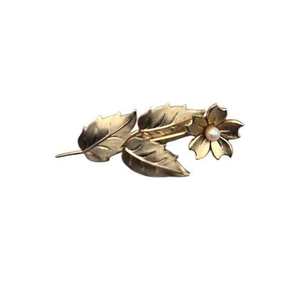 Source Unknown Jewelry - Vintage Gold-Tone Leaf & Flower Brooch with Faux Pearl Accent